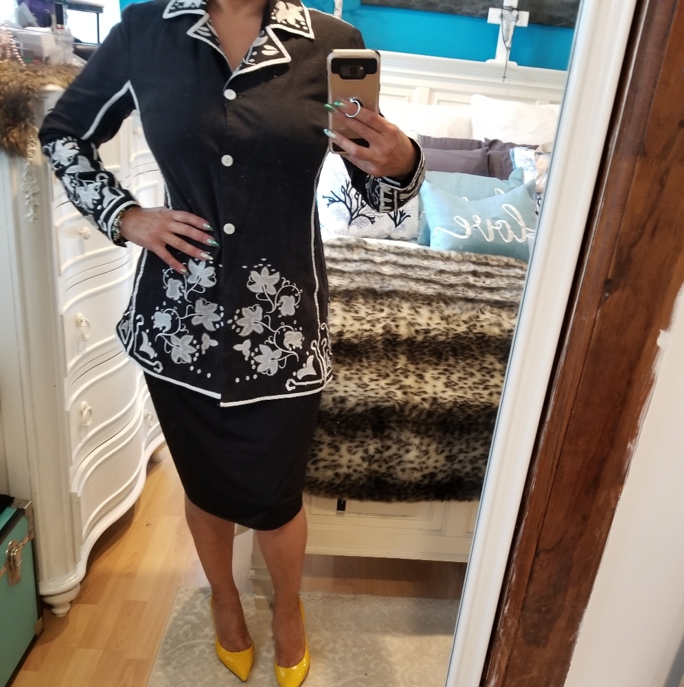 Donna Codv Blazer - Picture 2 of 12